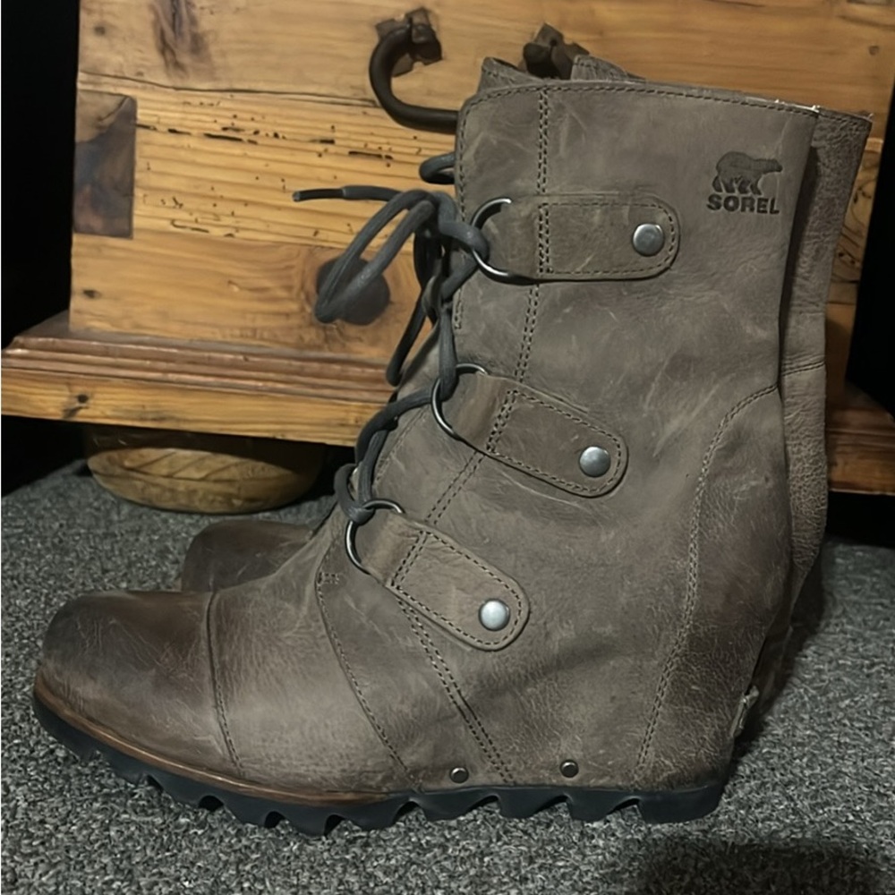 Sorel Women's Lace Up Gray Wedge Boots